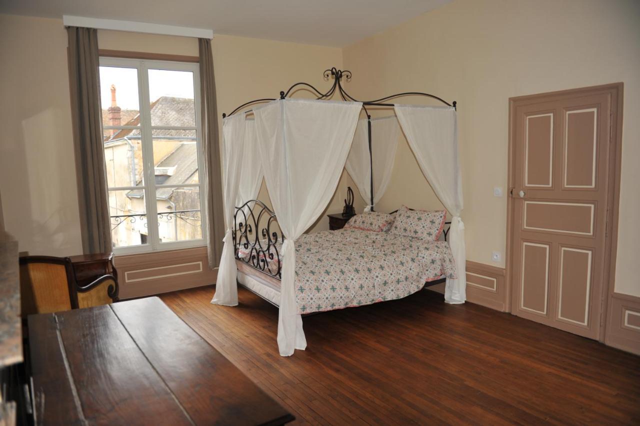 Vendome Au Bord Du Loir Bed & Breakfast Exterior photo